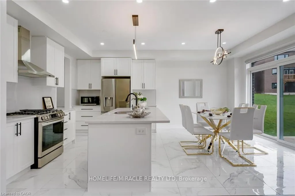 Photo 15 of 116 Crossmore Crescent, Waterloo — HOMEH