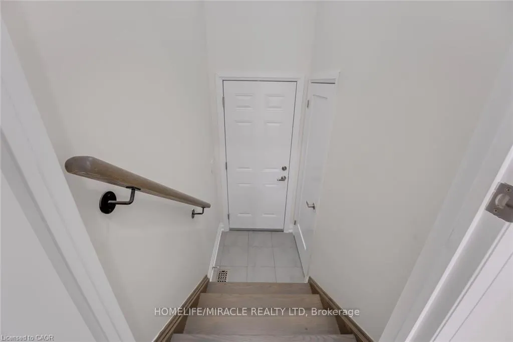 Photo 17 of 116 Crossmore Crescent, Waterloo — HOMEH