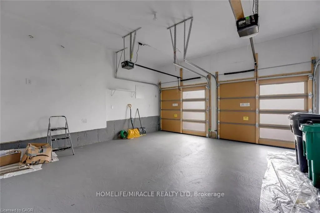 Photo 18 of 116 Crossmore Crescent, Waterloo — HOMEH