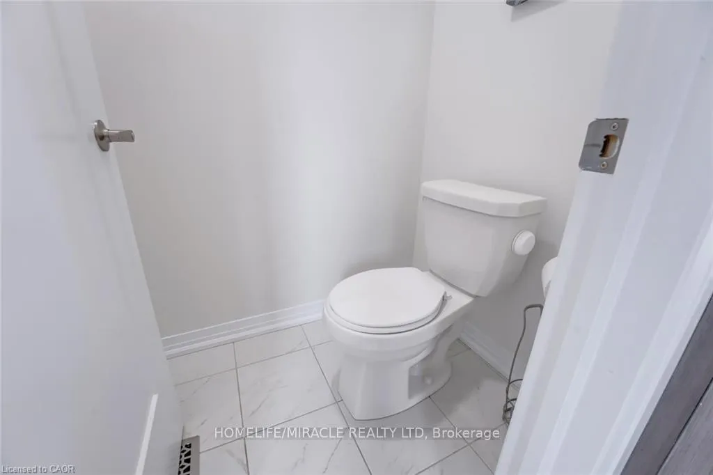 Photo 26 of 116 Crossmore Crescent, Waterloo — HOMEH