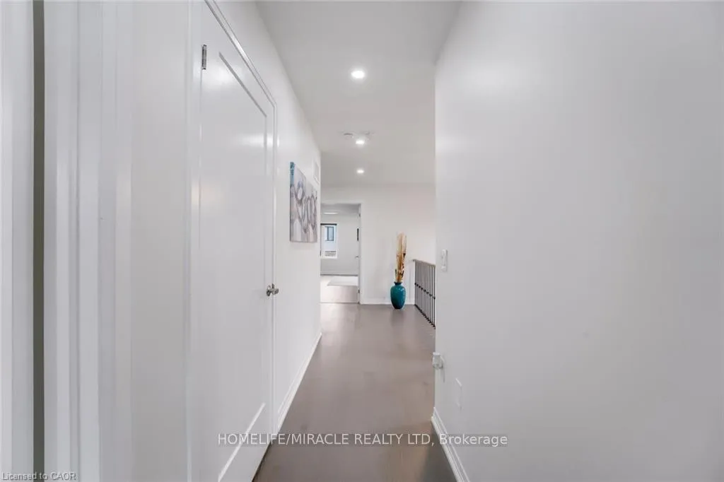Photo 34 of 116 Crossmore Crescent, Waterloo — HOMEH