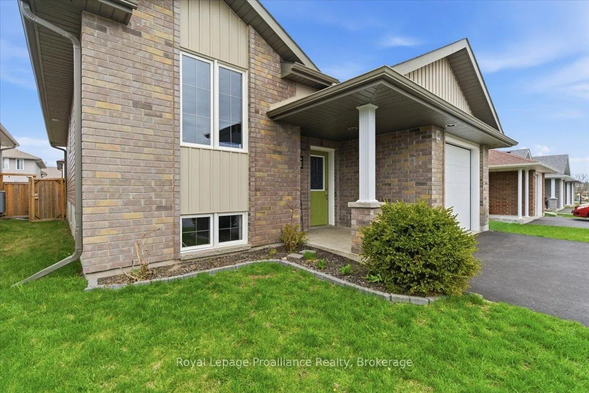 Photo 3 of 68 Cortland Crescent, Quinte West, Murray Ward — HOMEH