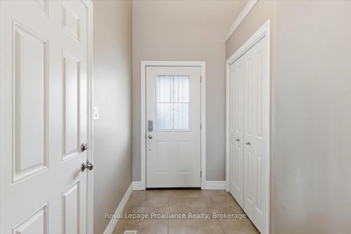 Photo 5 of 68 Cortland Crescent, Quinte West, Murray Ward — HOMEH