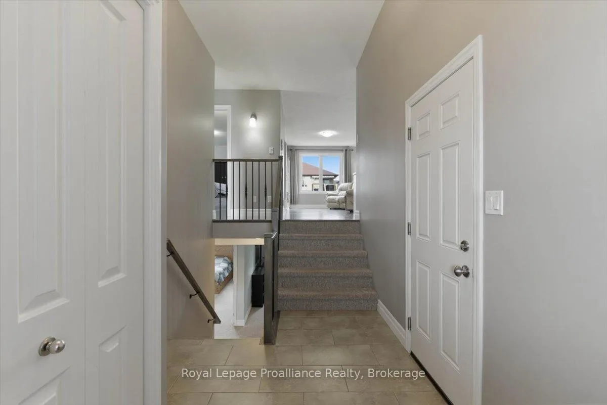 Photo 6 of 68 Cortland Crescent, Quinte West, Murray Ward — HOMEH