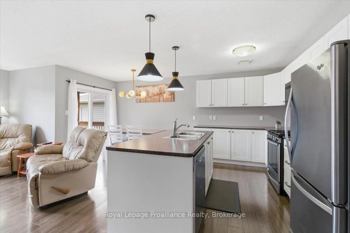 Photo 8 of 68 Cortland Crescent, Quinte West, Murray Ward — HOMEH