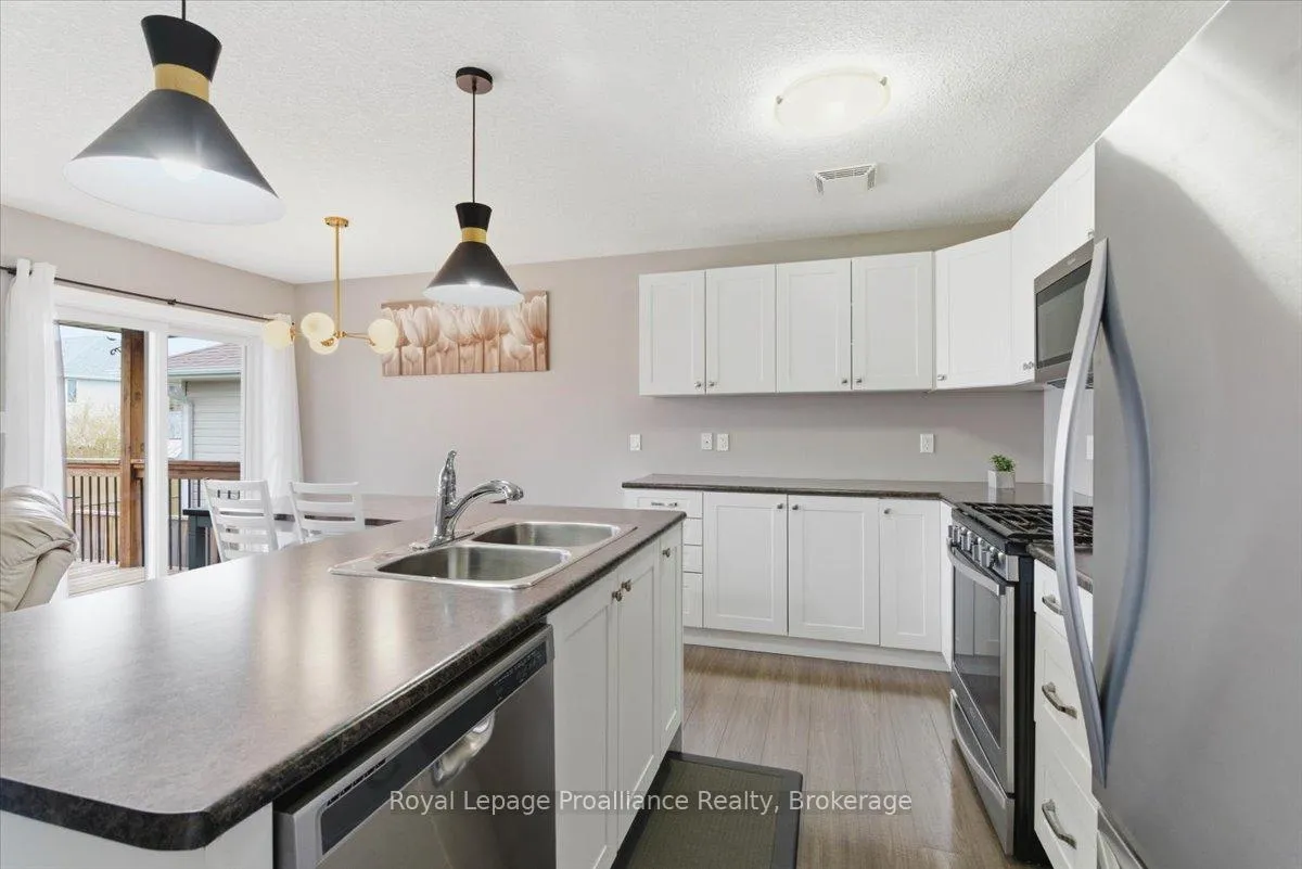 Photo 9 of 68 Cortland Crescent, Quinte West, Murray Ward — HOMEH