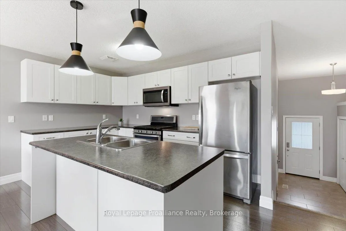 Photo 10 of 68 Cortland Crescent, Quinte West, Murray Ward — HOMEH