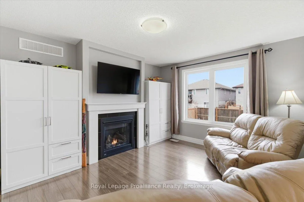 Photo 15 of 68 Cortland Crescent, Quinte West, Murray Ward — HOMEH
