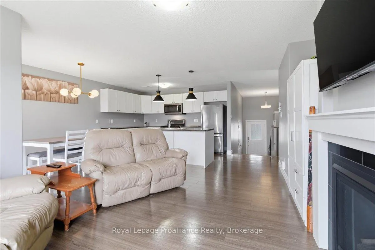 Photo 17 of 68 Cortland Crescent, Quinte West, Murray Ward — HOMEH