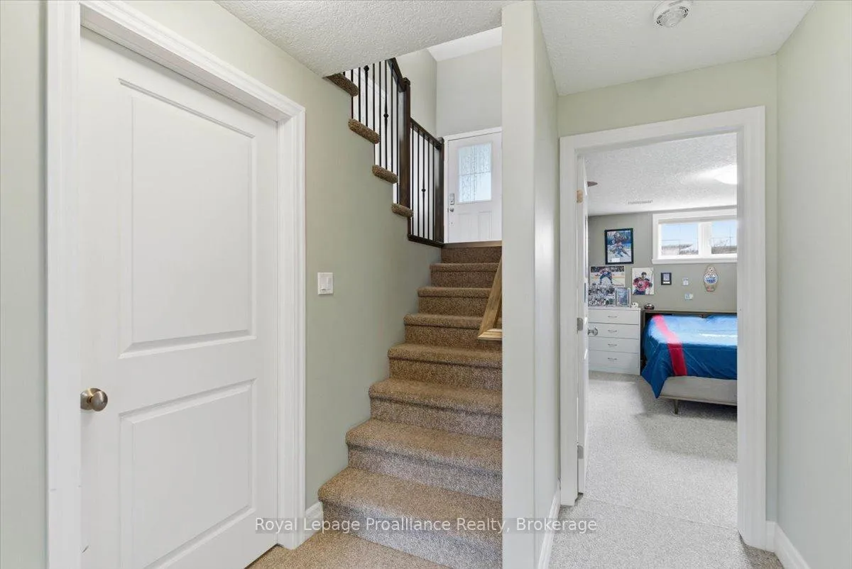 Photo 40 of 68 Cortland Crescent, Quinte West, Murray Ward — HOMEH