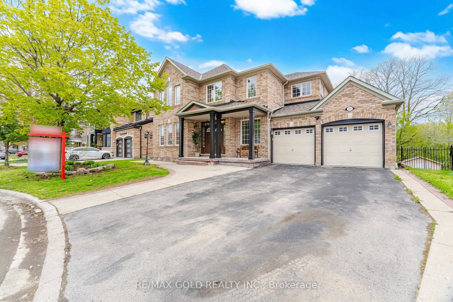 Photo 2 of 22 Cosmo Court, Brampton, Vales of Castlemore — HOMEH