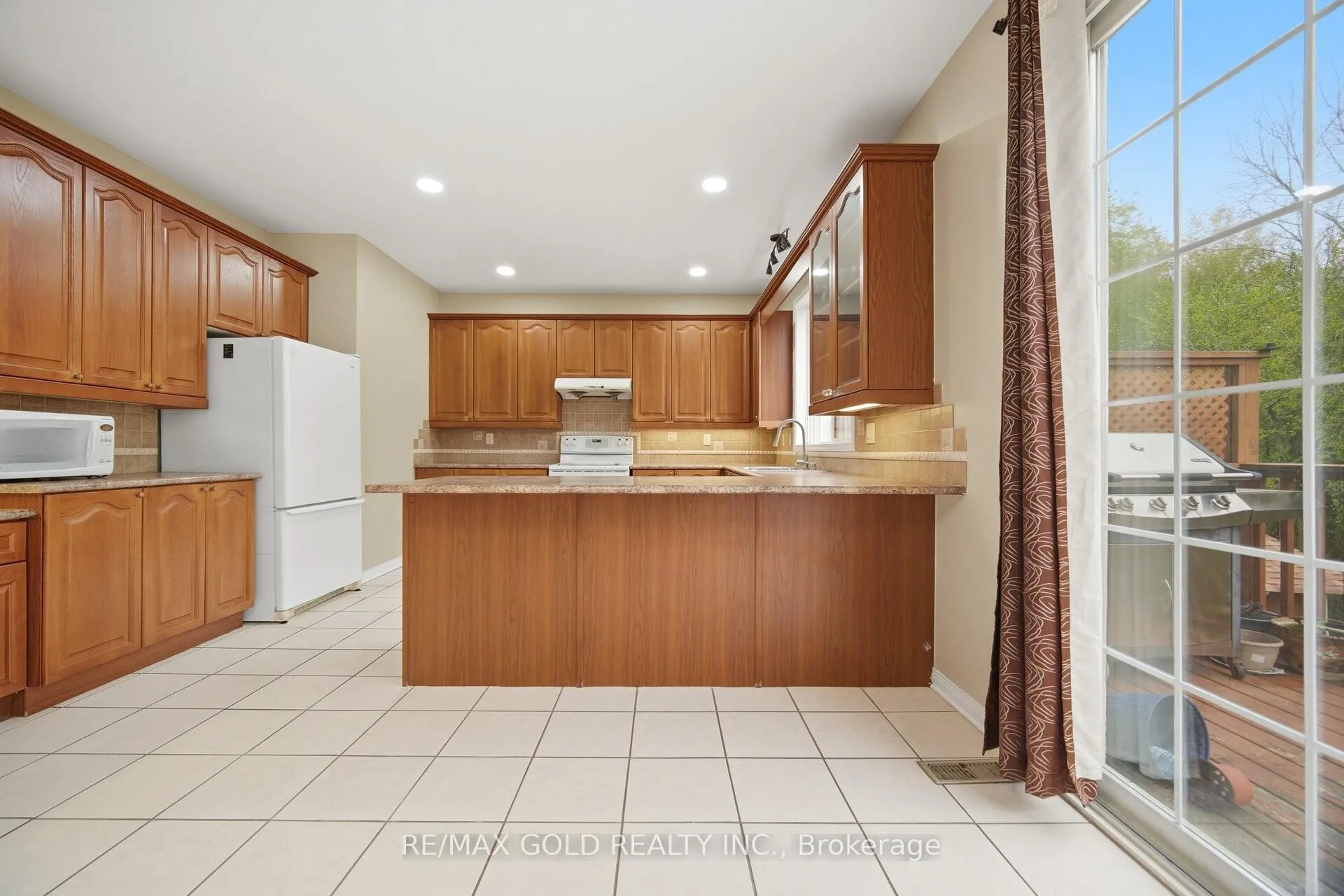 Photo 11 of 22 Cosmo Court, Brampton, Vales of Castlemore — HOMEH