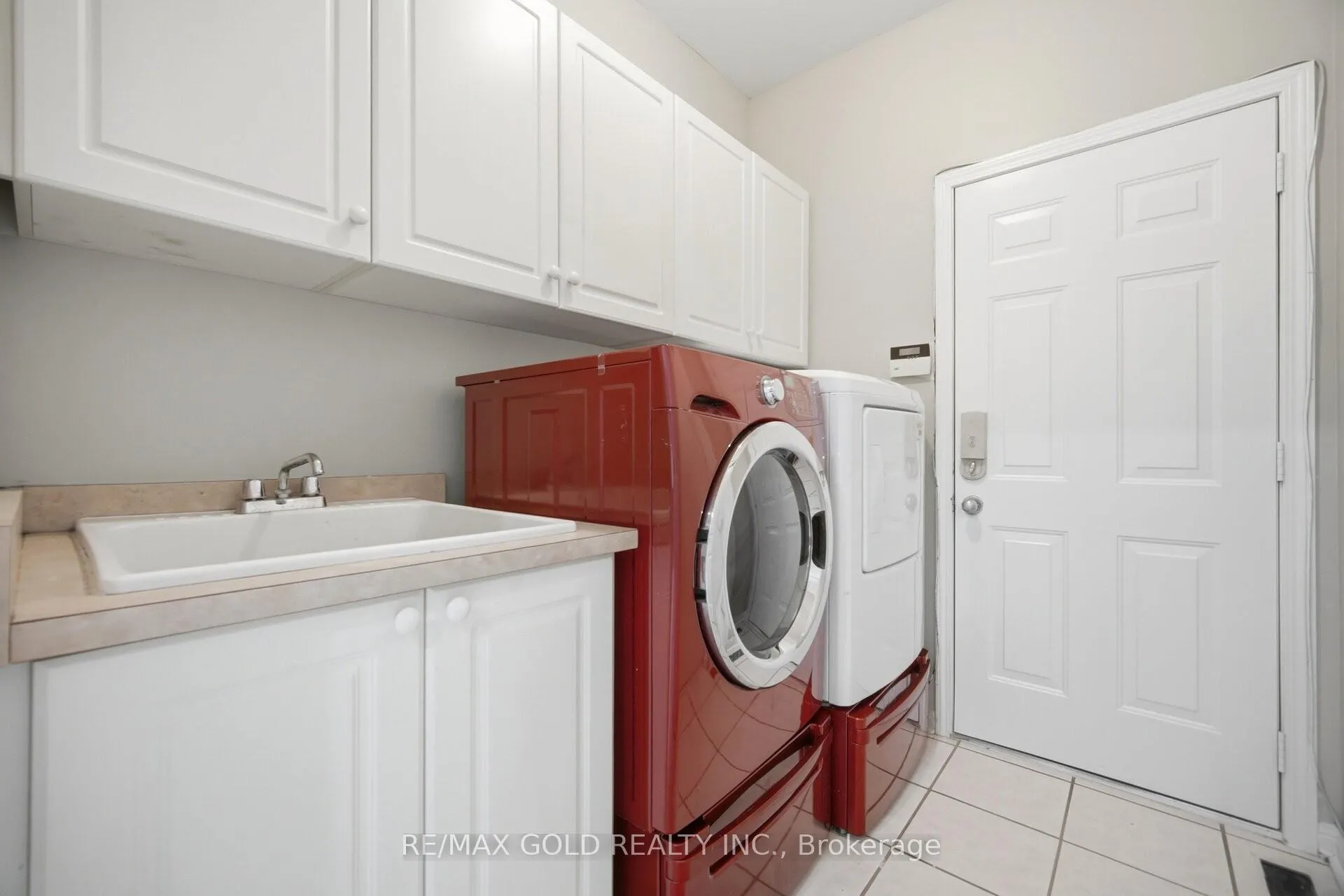 Photo 16 of 22 Cosmo Court, Brampton, Vales of Castlemore — HOMEH