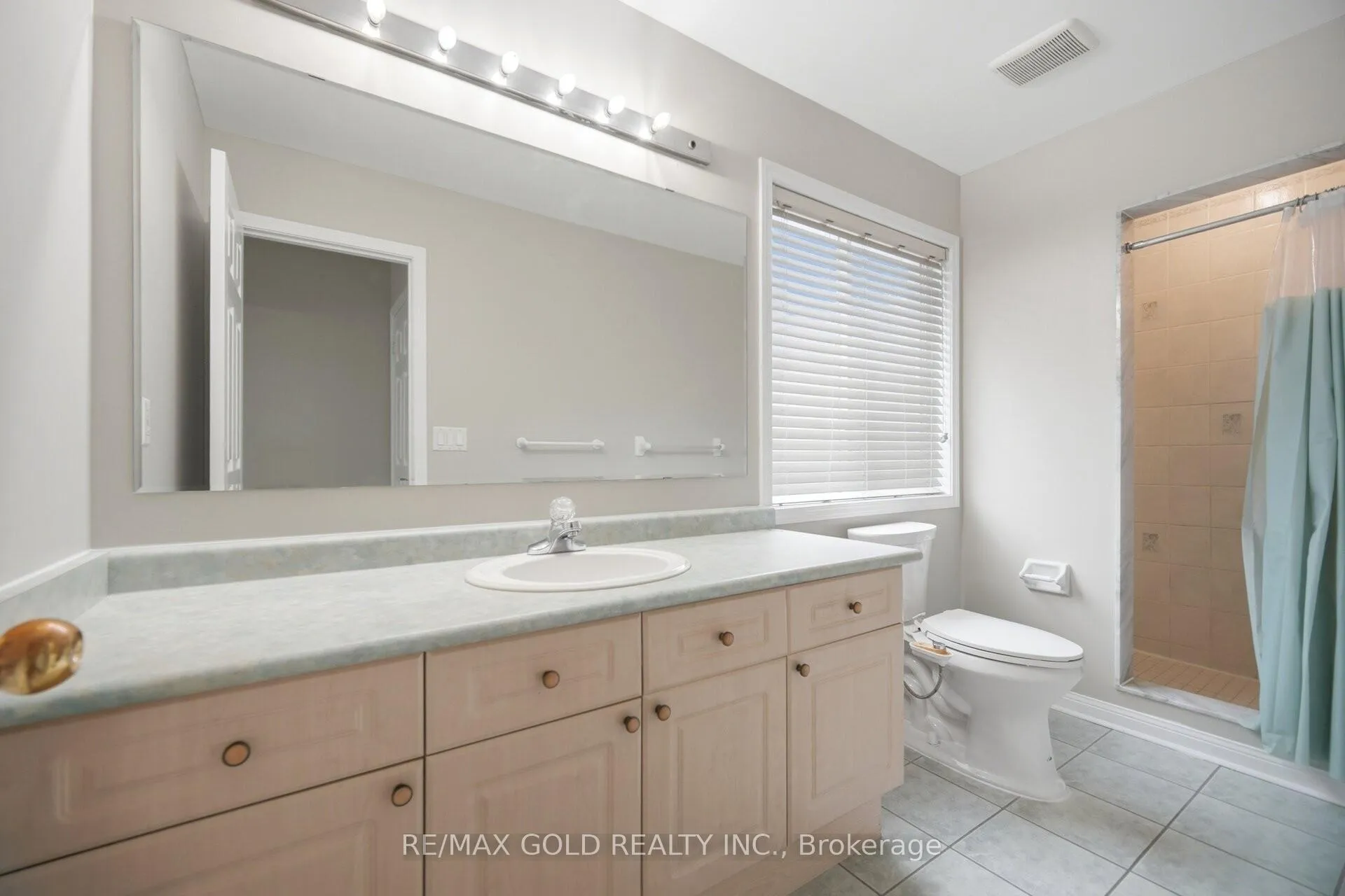 Photo 23 of 22 Cosmo Court, Brampton, Vales of Castlemore — HOMEH