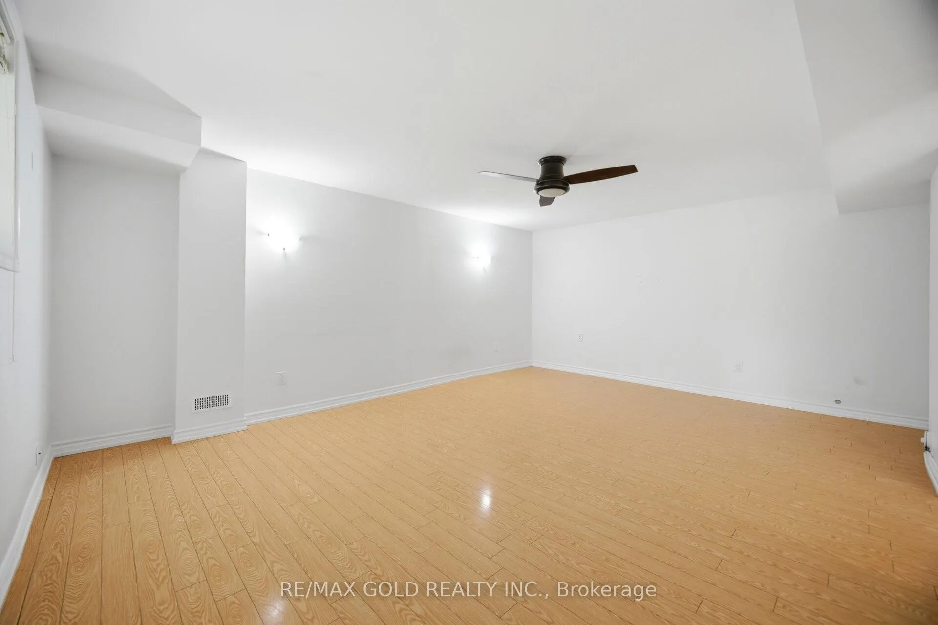 Photo 34 of 22 Cosmo Court, Brampton, Vales of Castlemore — HOMEH