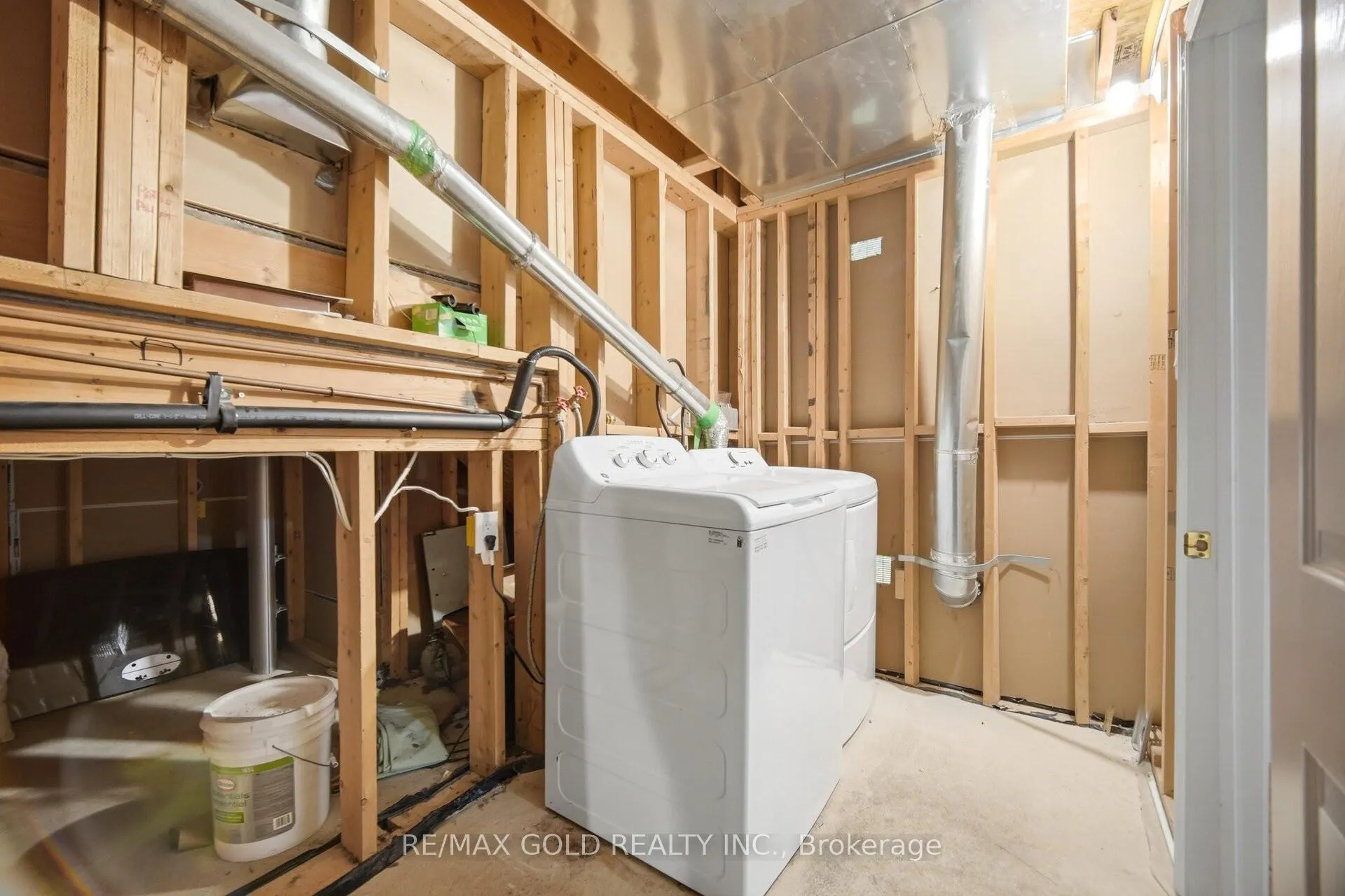 Photo 38 of 22 Cosmo Court, Brampton, Vales of Castlemore — HOMEH