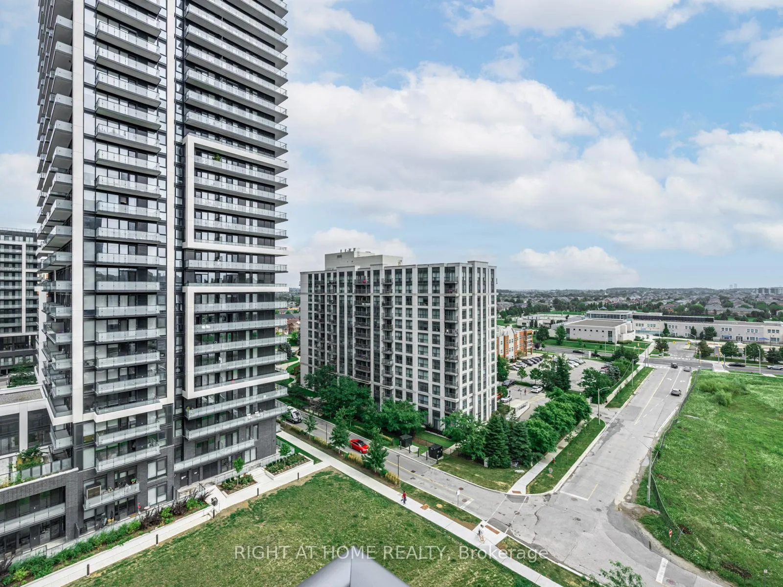 Photo of Unit 1010, 65 Oneida Crescent