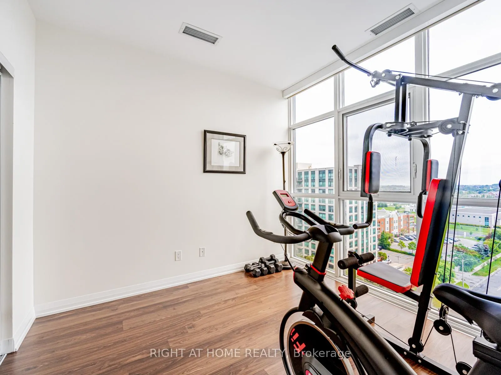 Photo 8 of Unit 1010, 65 Oneida Crescent, Richmond Hill, Langstaff — HOMEH