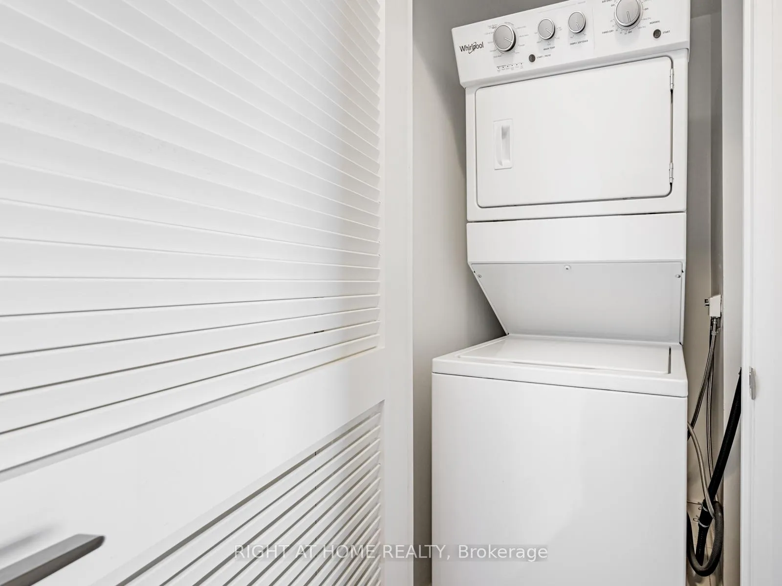 Photo 10 of Unit 1010, 65 Oneida Crescent, Richmond Hill, Langstaff — HOMEH