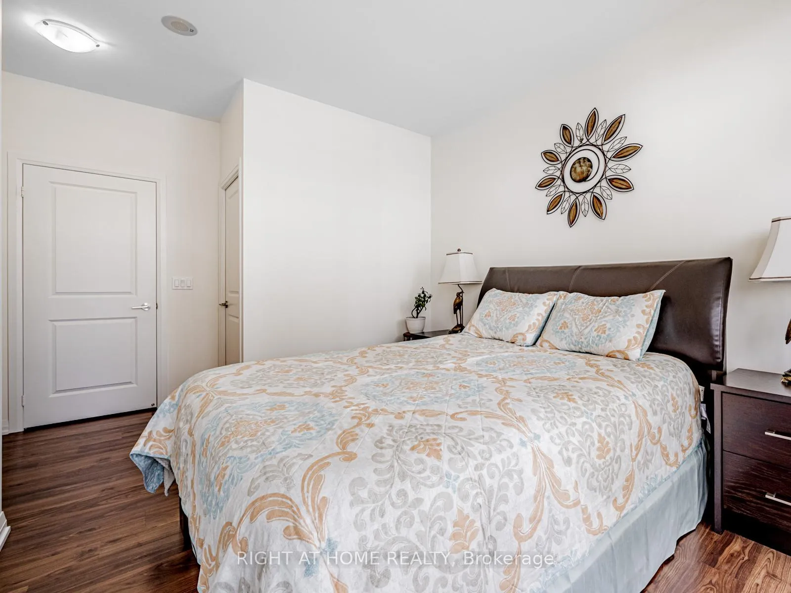 Photo 11 of Unit 1010, 65 Oneida Crescent, Richmond Hill, Langstaff — HOMEH