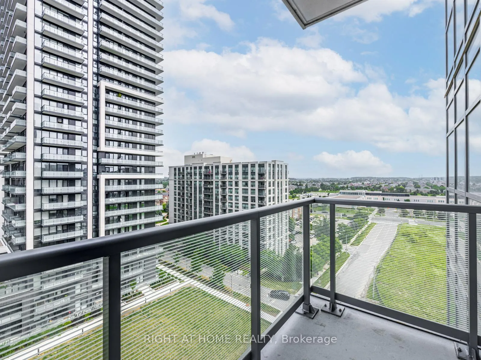 Photo 14 of Unit 1010, 65 Oneida Crescent, Richmond Hill, Langstaff — HOMEH