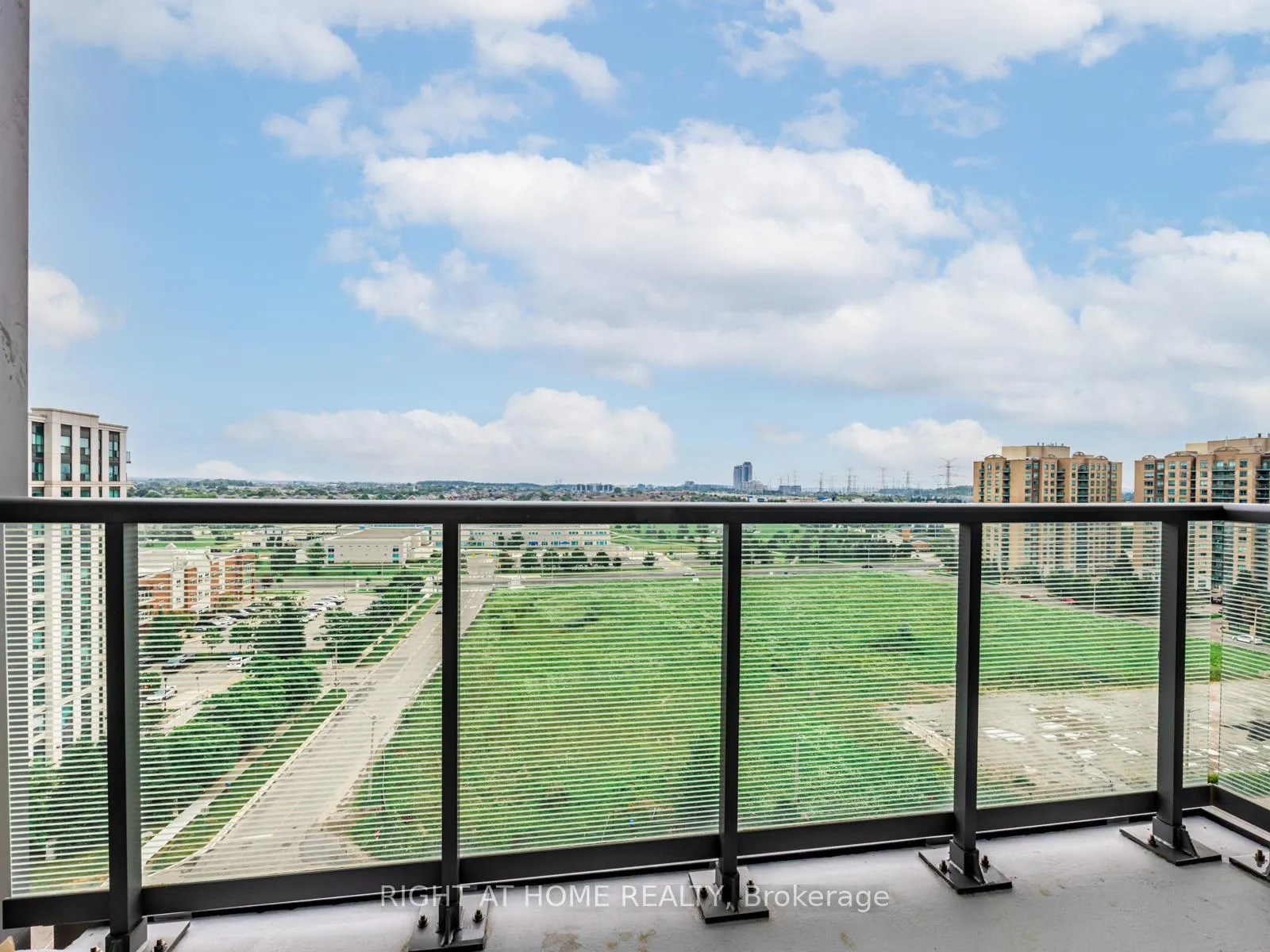 Photo 16 of Unit 1010, 65 Oneida Crescent, Richmond Hill, Langstaff — HOMEH