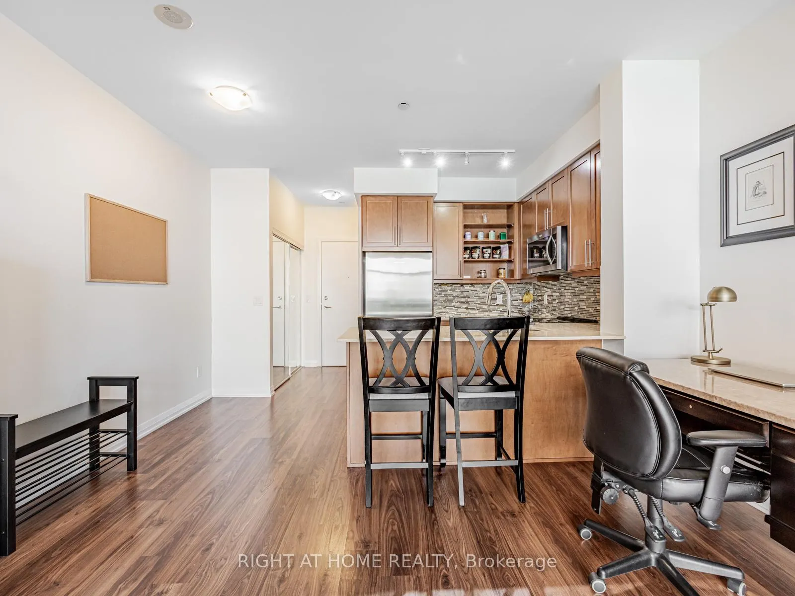 Photo 22 of Unit 1010, 65 Oneida Crescent, Richmond Hill, Langstaff — HOMEH