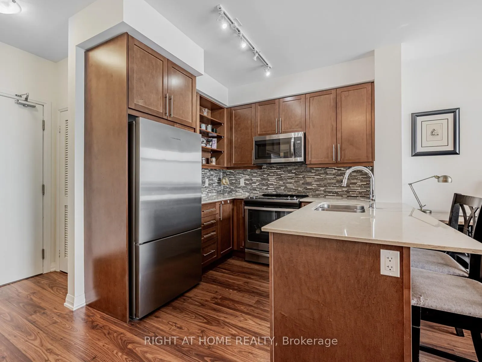 Photo 23 of Unit 1010, 65 Oneida Crescent, Richmond Hill, Langstaff — HOMEH