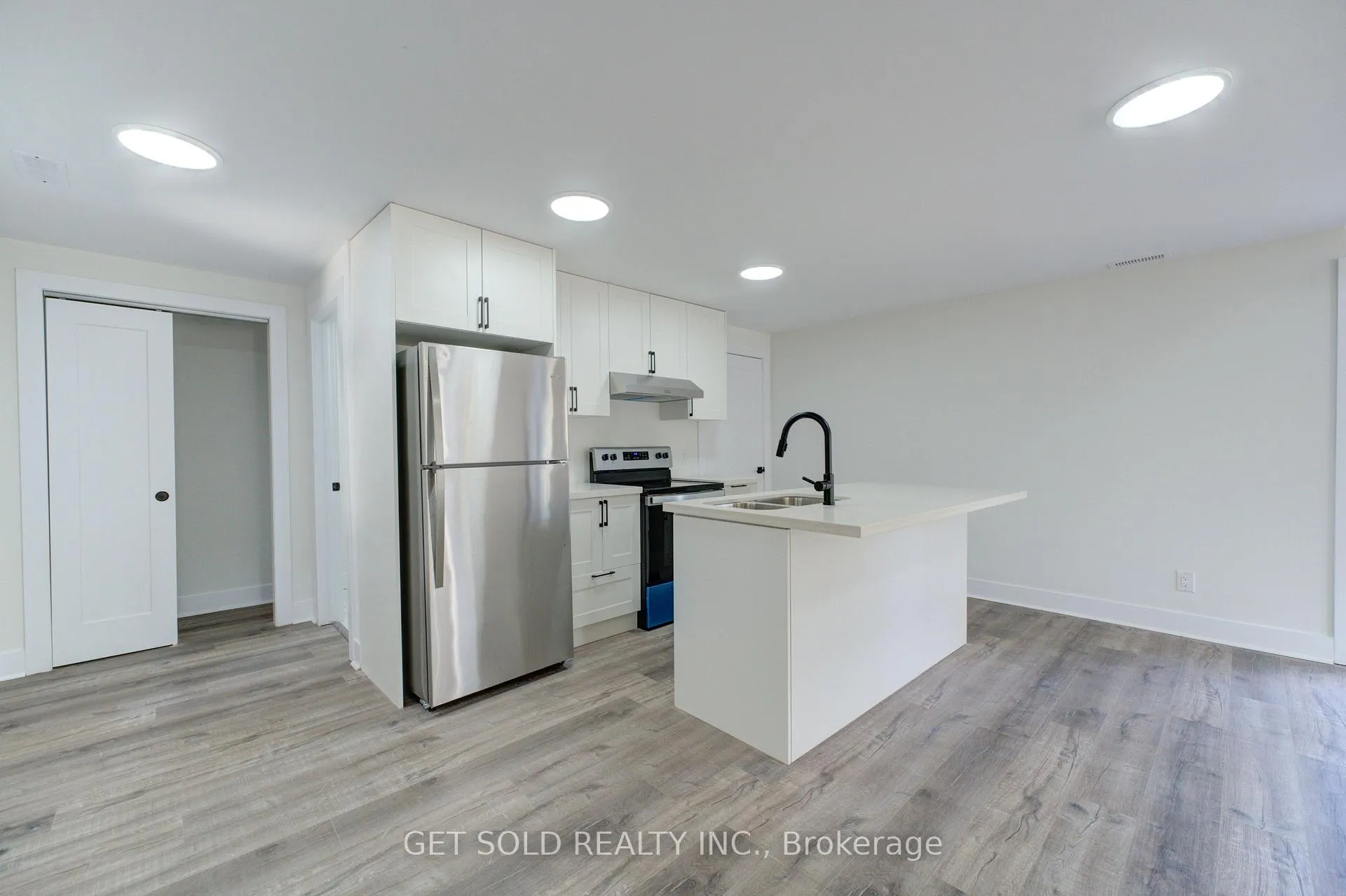 Photo 4 of Unit 8, 6701 Thorold Stone Road, Niagara Falls, Stamford — HOMEH