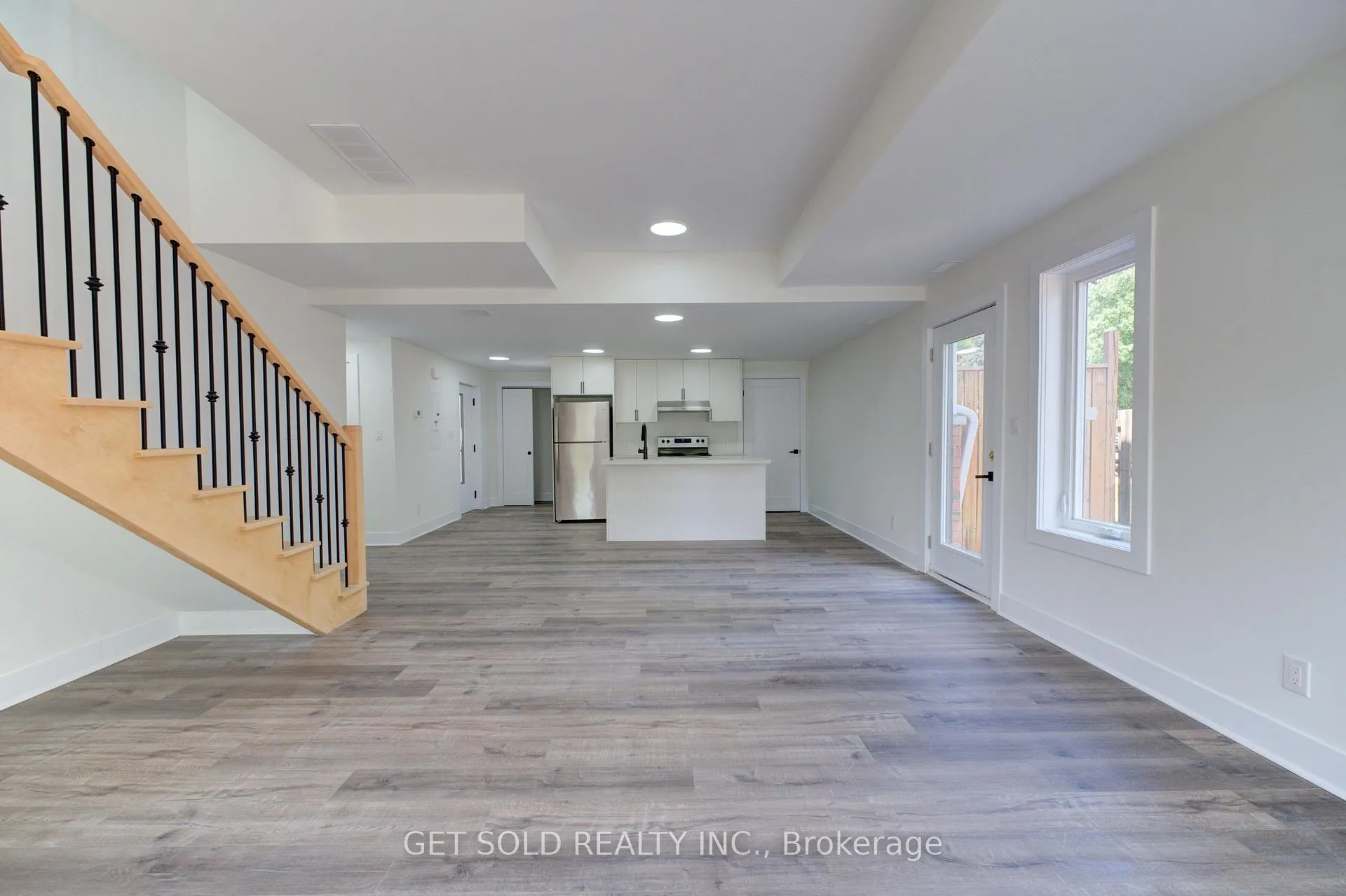 Photo 5 of Unit 8, 6701 Thorold Stone Road, Niagara Falls, Stamford — HOMEH