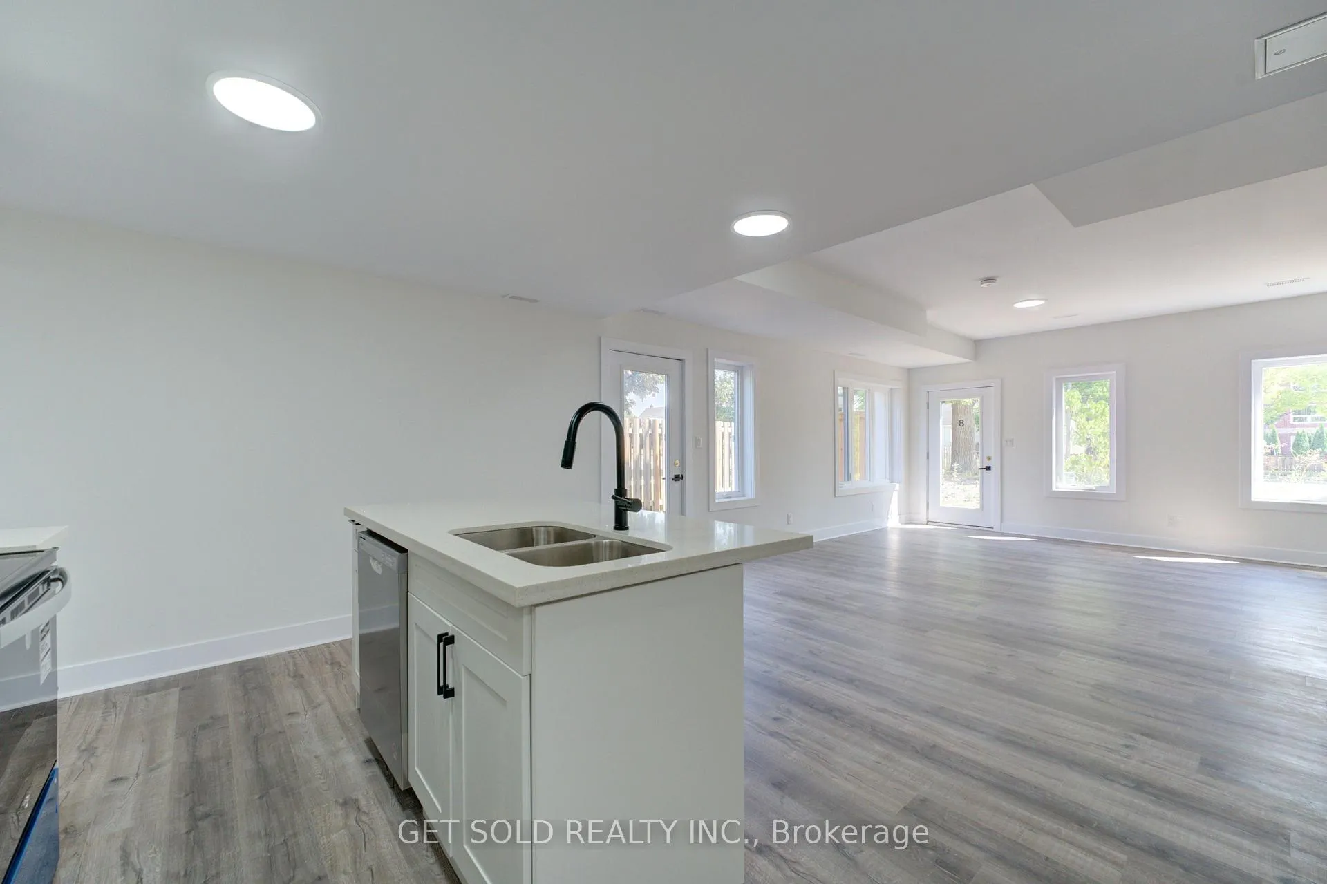 Photo 7 of Unit 8, 6701 Thorold Stone Road, Niagara Falls, Stamford — HOMEH