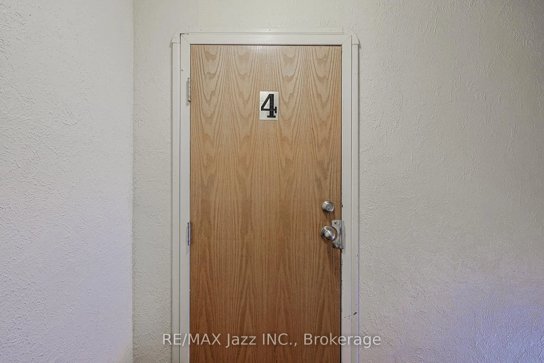 Photo 2 of Unit 4, 366 Mary Street N, Oshawa, O'Neill — HOMEH