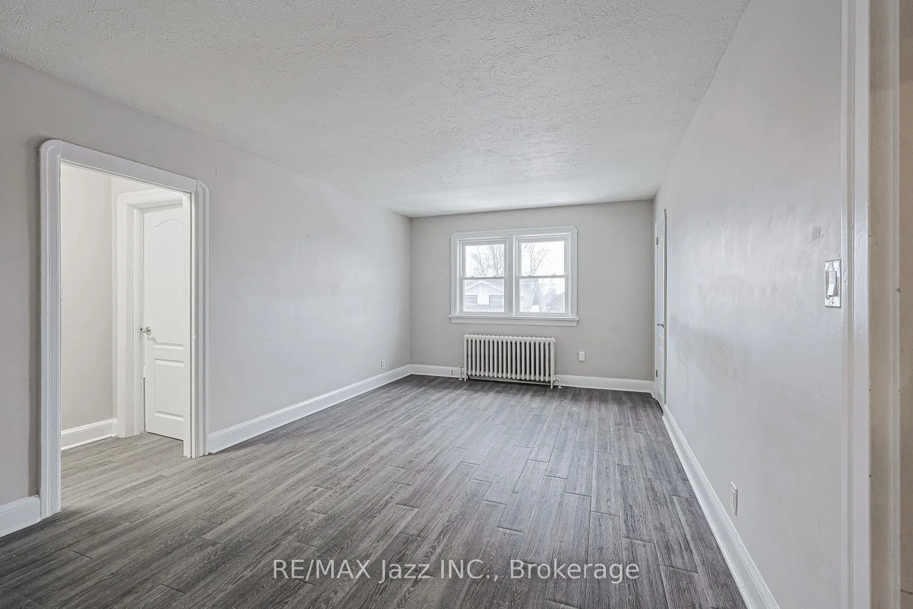 Photo 3 of Unit 4, 366 Mary Street N, Oshawa, O'Neill — HOMEH