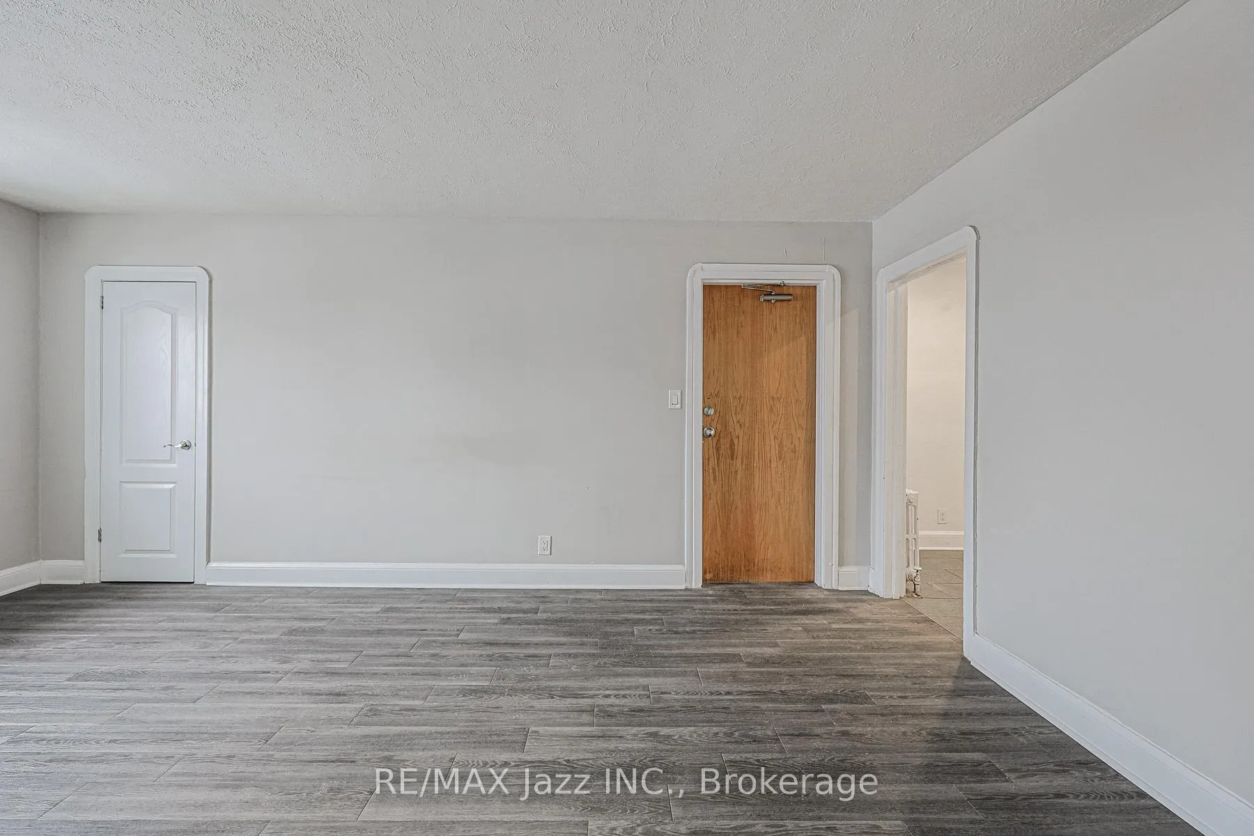 Photo 7 of Unit 4, 366 Mary Street N, Oshawa, O'Neill — HOMEH