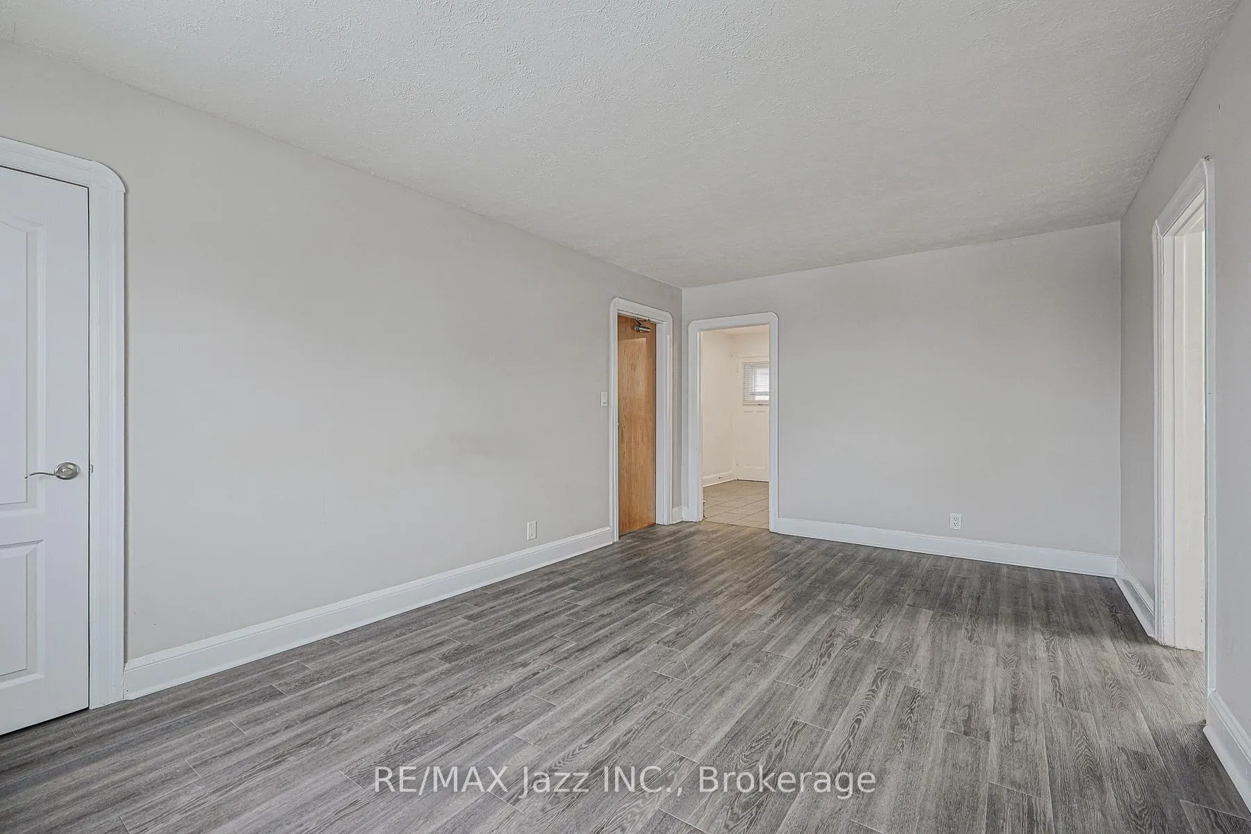 Photo 10 of Unit 4, 366 Mary Street N, Oshawa, O'Neill — HOMEH