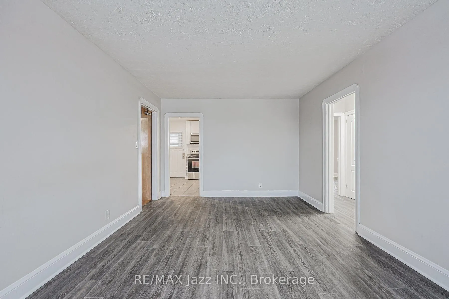 Photo 11 of Unit 4, 366 Mary Street N, Oshawa, O'Neill — HOMEH