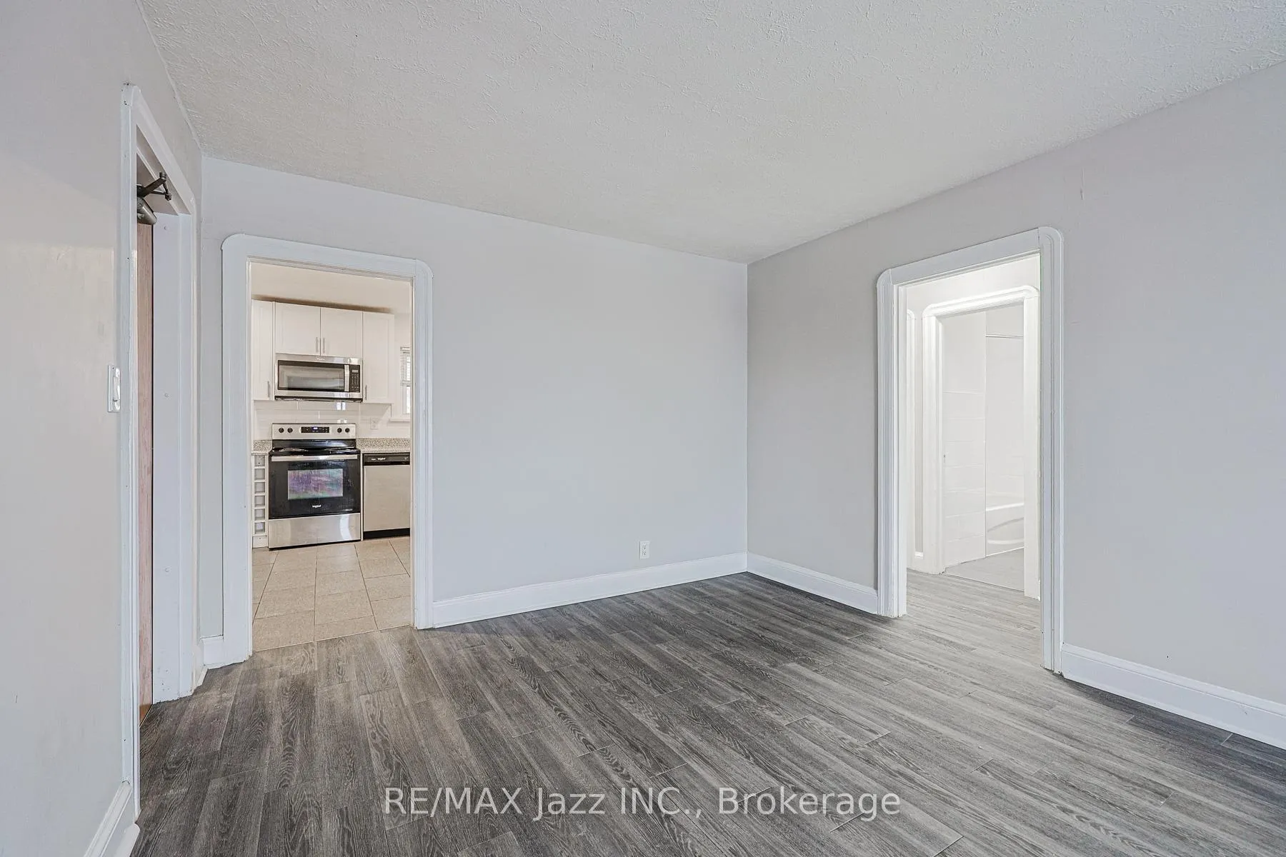 Photo 12 of Unit 4, 366 Mary Street N, Oshawa, O'Neill — HOMEH