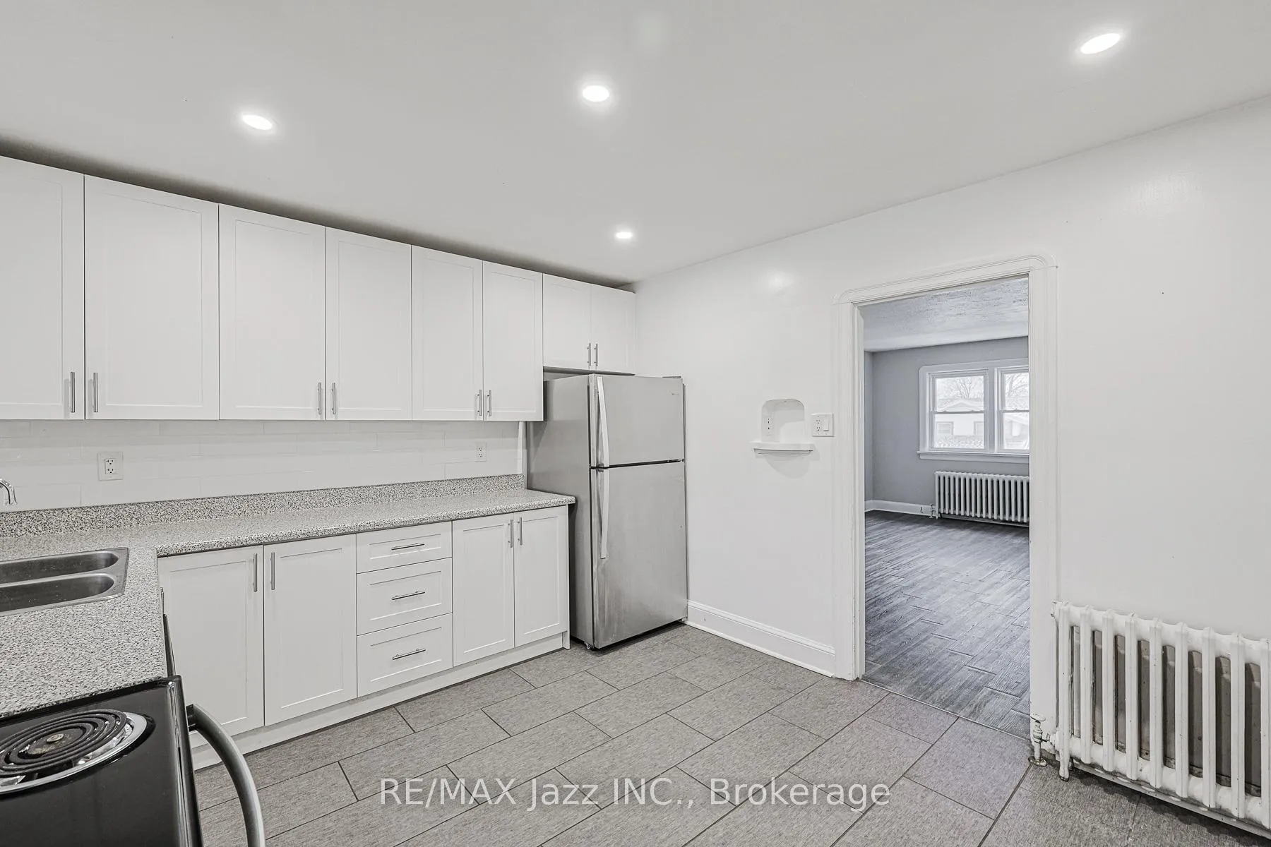 Photo 17 of Unit 4, 366 Mary Street N, Oshawa, O'Neill — HOMEH