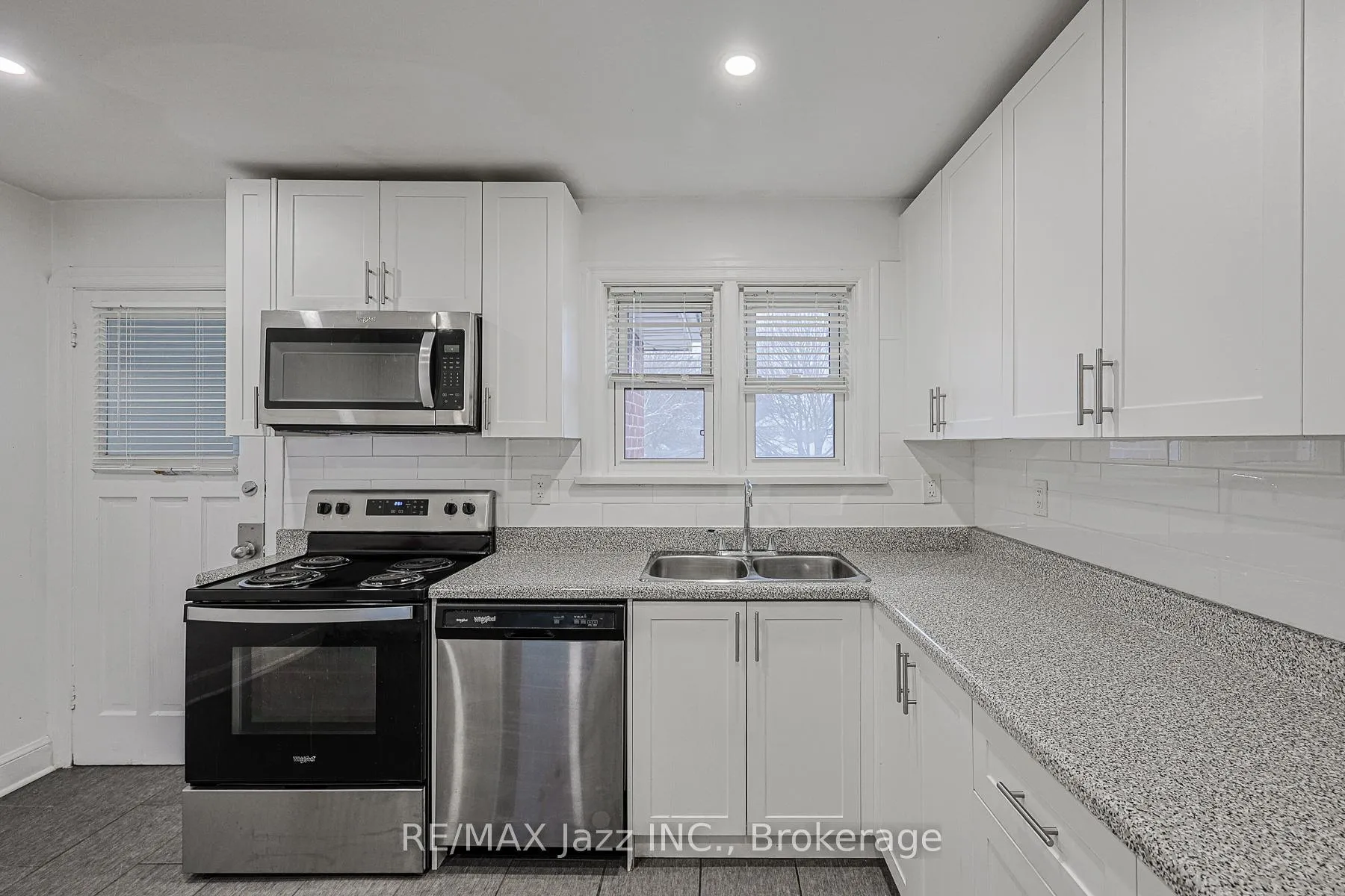 Photo 18 of Unit 4, 366 Mary Street N, Oshawa, O'Neill — HOMEH