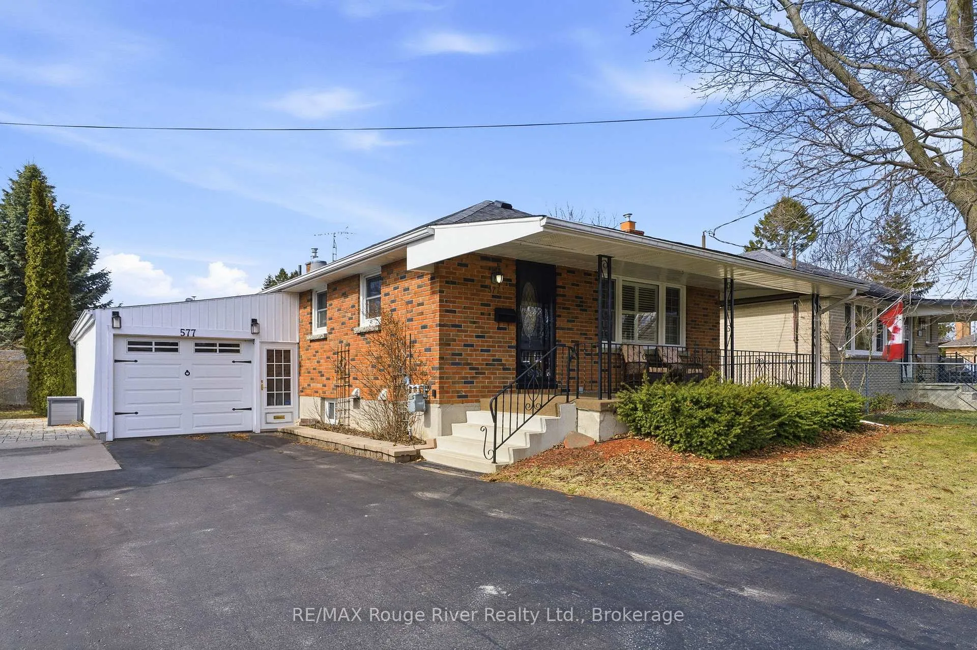Photo 3 of 577 Sinclair Street, Cobourg — HOMEH
