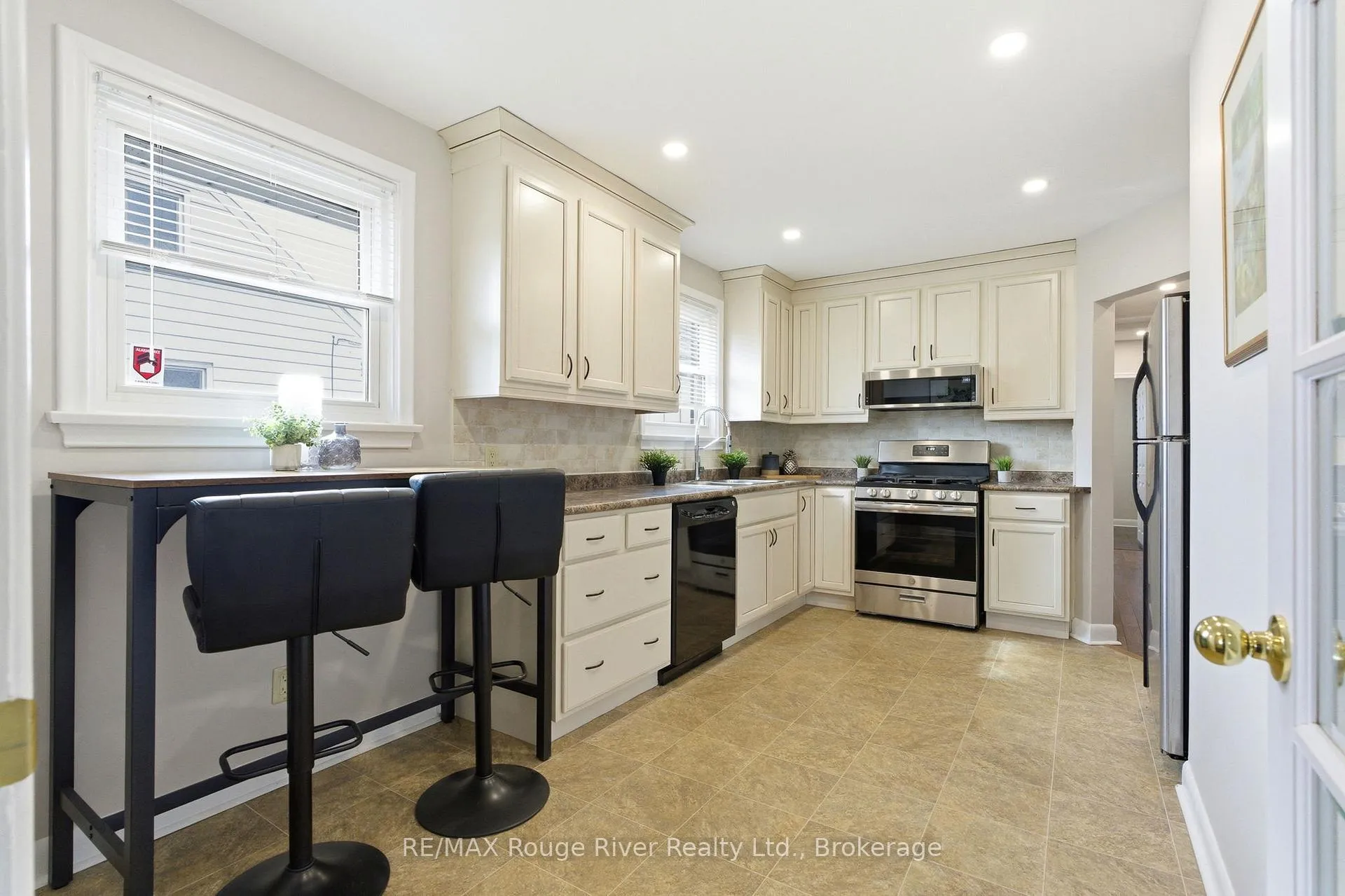 Photo 20 of 577 Sinclair Street, Cobourg — HOMEH