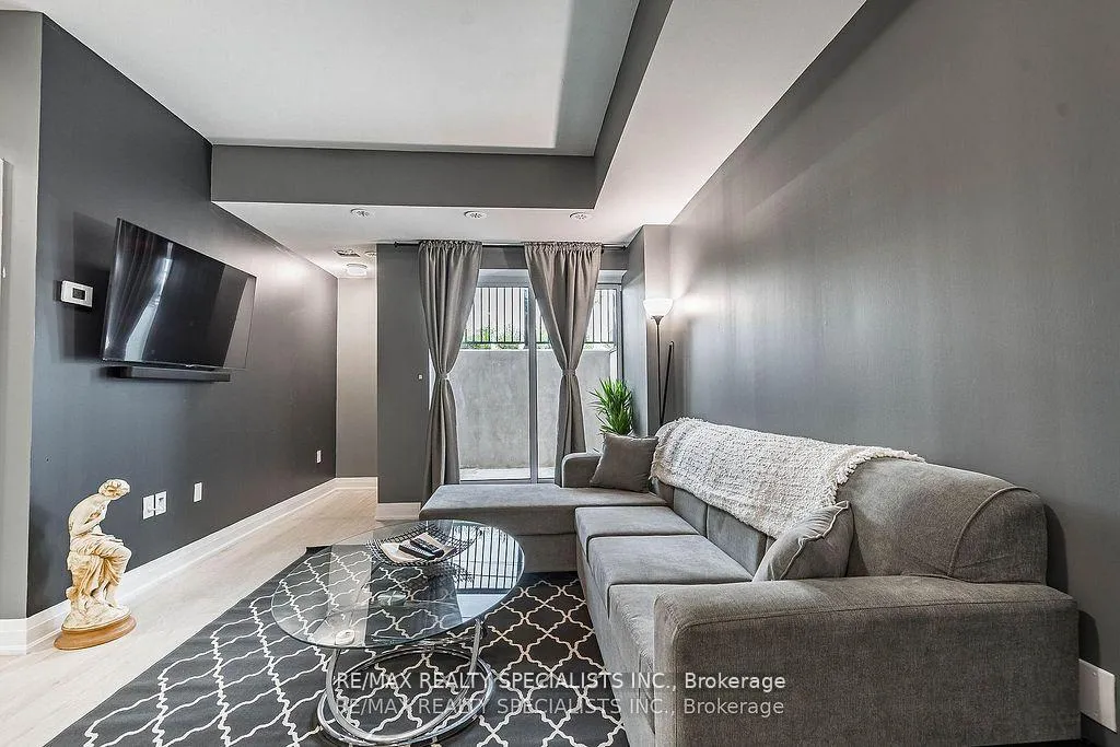 Photo 4 of Unit 402 B, 5279 Highway 7, Vaughan, Vaughan Grove — HOMEH