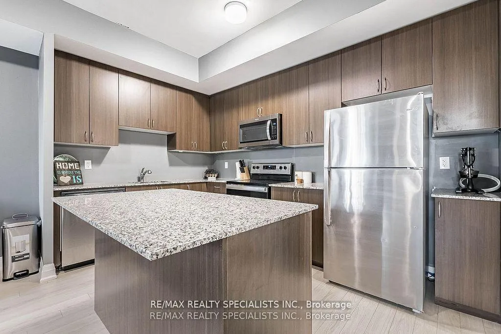 Photo 5 of Unit 402 B, 5279 Highway 7, Vaughan, Vaughan Grove — HOMEH