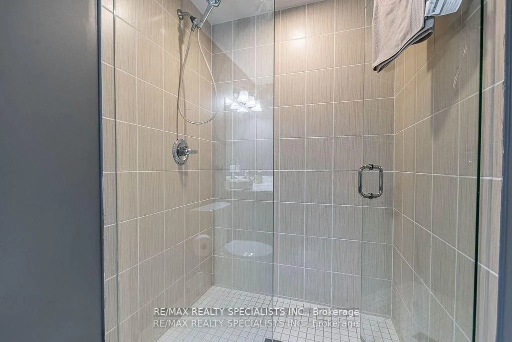 Photo 16 of Unit 402 B, 5279 Highway 7, Vaughan, Vaughan Grove — HOMEH