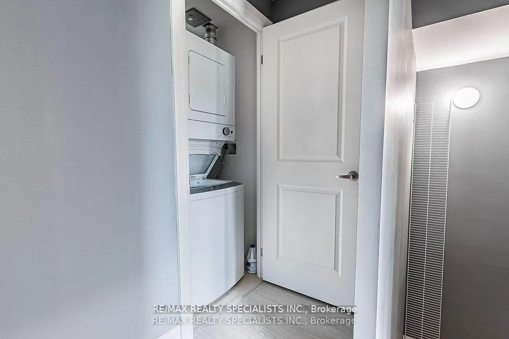 Photo 19 of Unit 402 B, 5279 Highway 7, Vaughan, Vaughan Grove — HOMEH