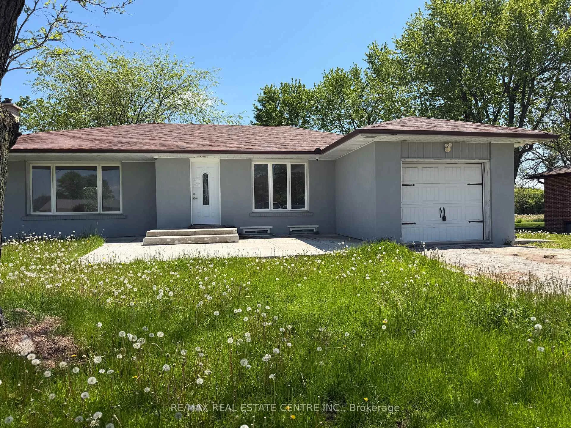 Front of 11580 Britannia Road