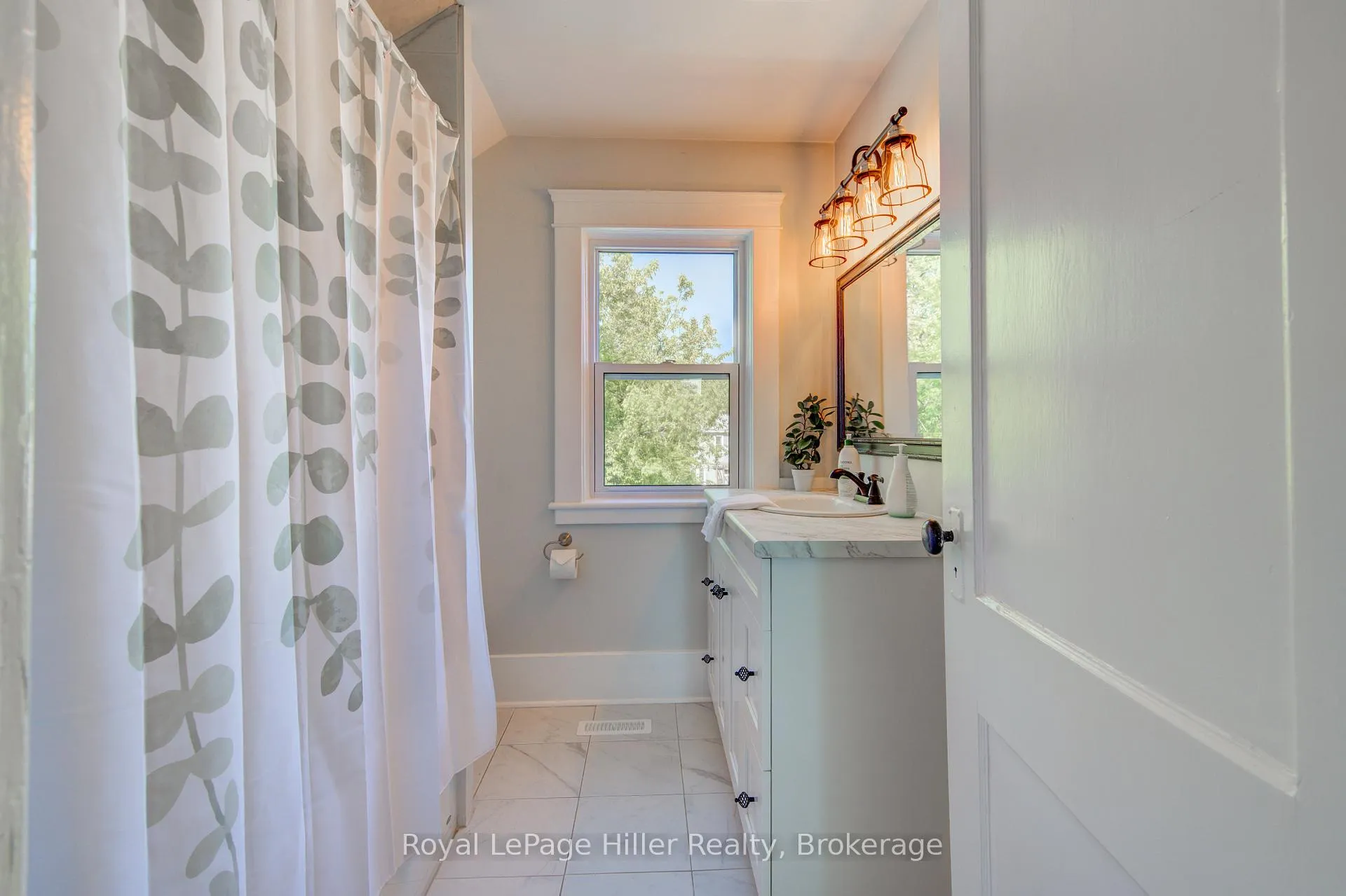 Photo 14 of 40 Cherry Street, Stratford — HOMEH