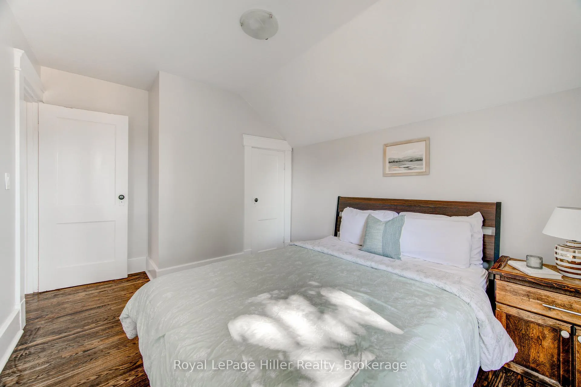 Photo 18 of 40 Cherry Street, Stratford — HOMEH