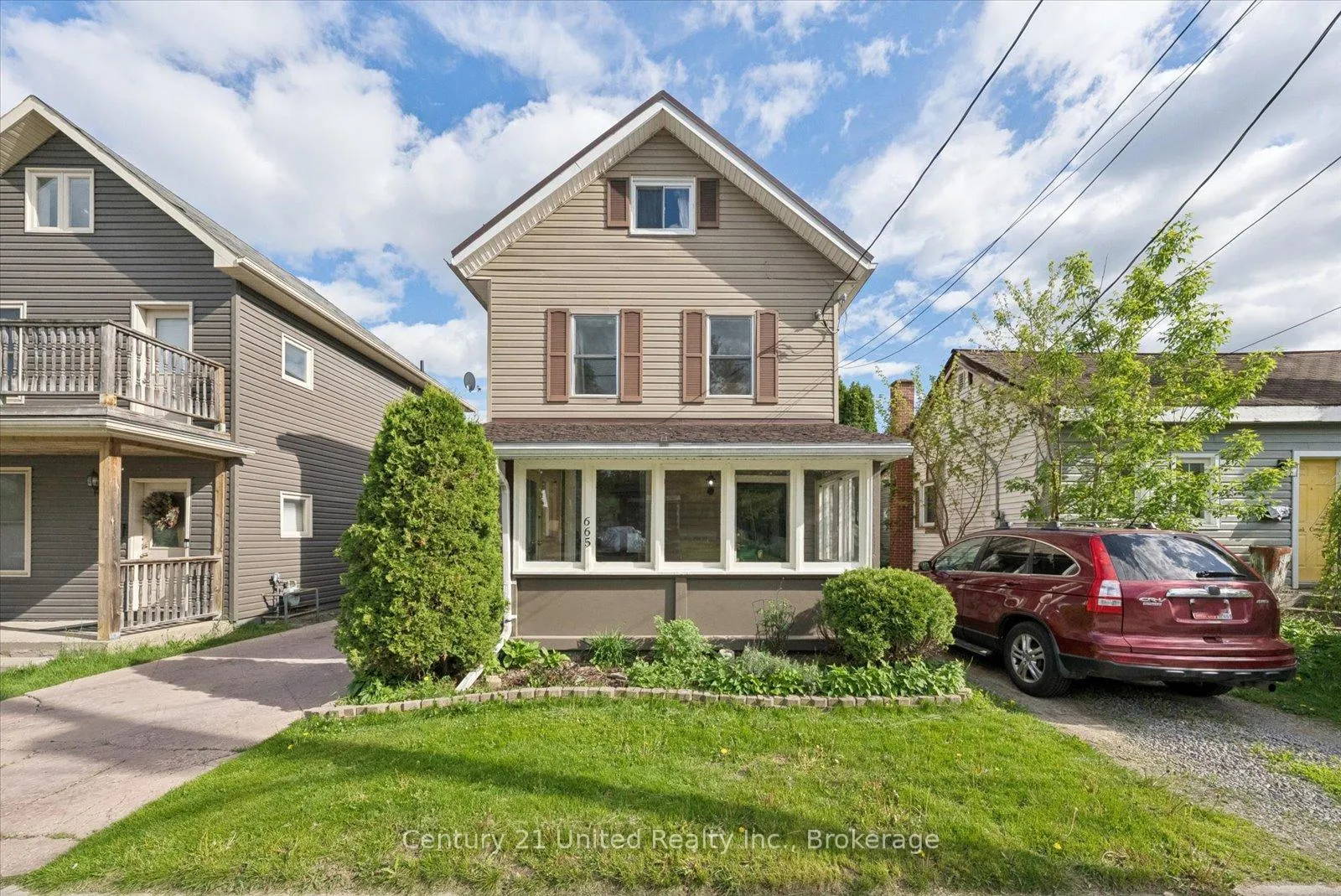 Photo 3 of 665 Frank Street, Peterborough, Otonabee Ward 1 — HOMEH