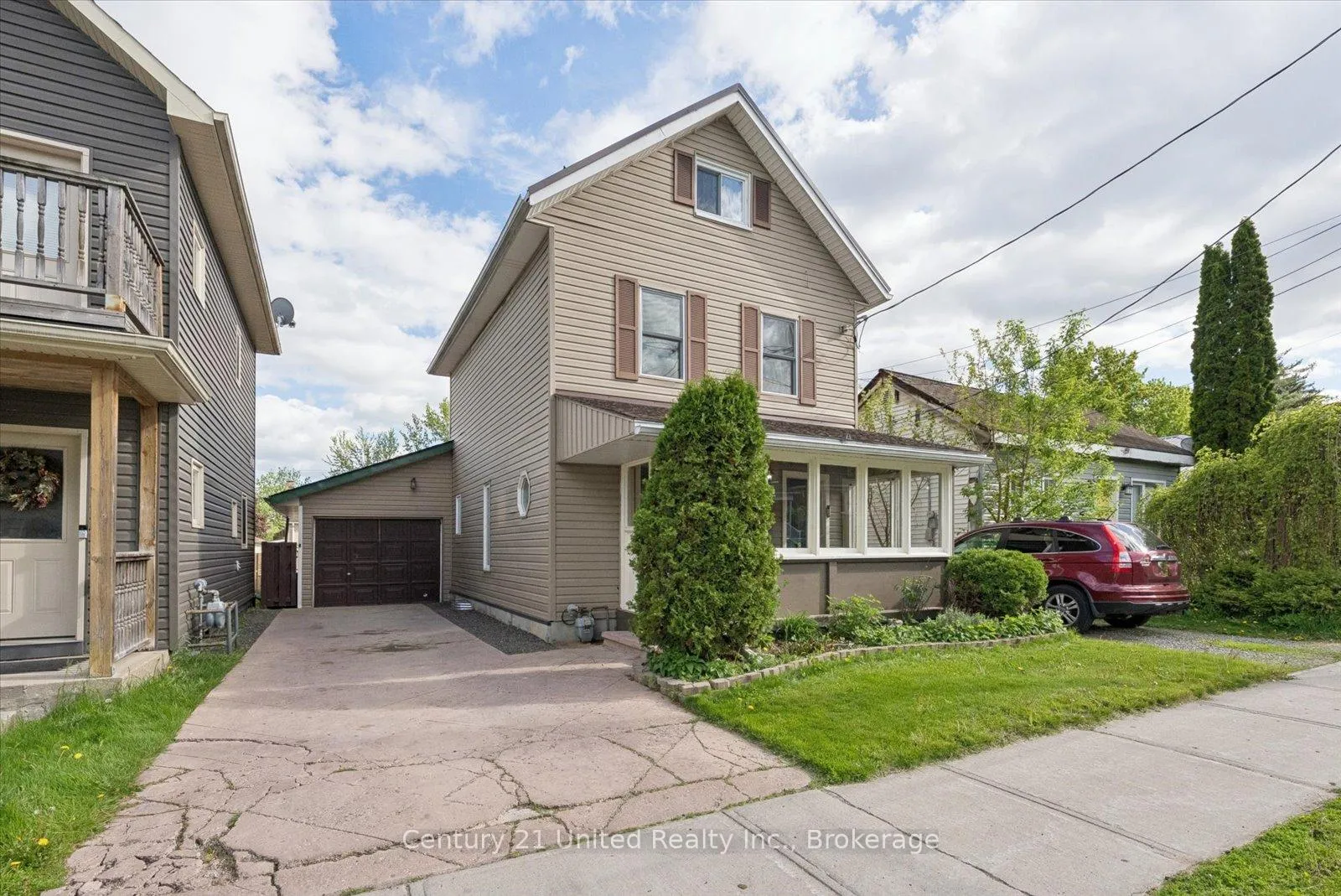 Photo 4 of 665 Frank Street, Peterborough, Otonabee Ward 1 — HOMEH